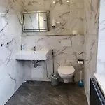 Golden Gapa 32 Апартаменти
